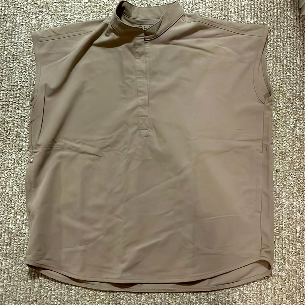 Figs boulder dolman scrub top